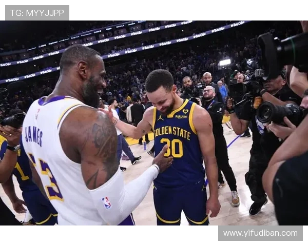 湖人勇士激战再起 谁能笑傲西部赛季巅峰对决